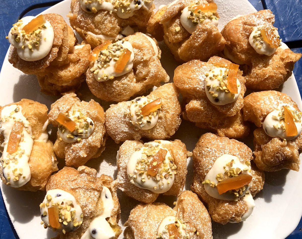 SarasBakery1's tweet photo. Sfince siciliane di San Giuseppe
#festadelpapa #iorestoacasa #auguripapa #19marzo #Cooking https://t.co/oF9CVO63bP