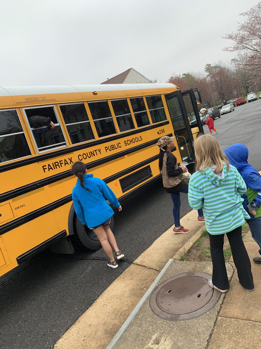 BullRunES's tweet photo. Thank you @fcpsnews for making this happen for our families. The Bus Stop Meals are a hit! #otherpeoplematter #oneBULLRUN #oneFCPS @Region4FCPS https://t.co/XsQA5D9HLA