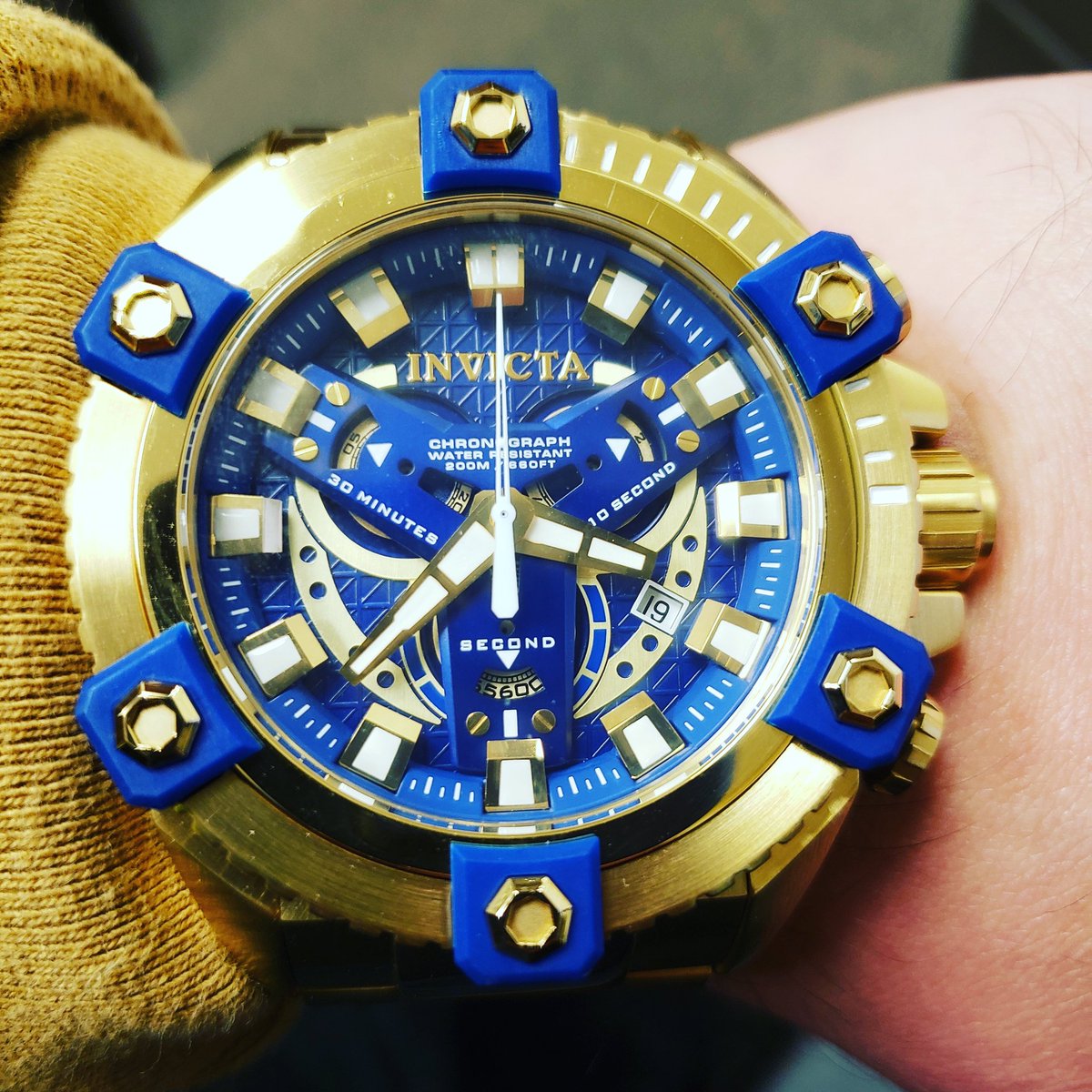 TOMMYBIGTIME1's tweet photo. Coalition Forces Grand Octane on the wrist!!! Subscribe to https://t.co/aYi1jclPH3 #BIGTIMEGANG #bigasswatches #trapvision3d #TommyBigTime #johnthephoneguy #invicta #YouTubers https://t.co/qteb7QybX6
