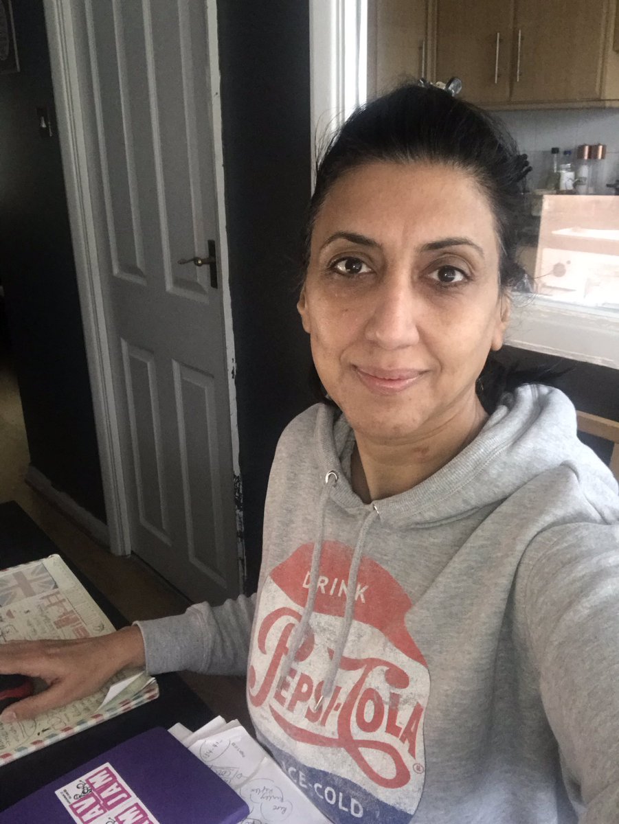 Iffsi's tweet photo. @Rhyno_24 @JPWard @vacajun @AVPhenom @justinrdawson @SammiBews @mogabr @josiahway @NoelOnTech @DanLeeAV Here’s my @pepsi  #HoodieFromHome #AVinTheAM #AVBrits #AVTweeps #AVSelfie - if I can post looking like this 🙈 the rest of you beauties have no excuse! @EliotCom @DavidCorker @AdmHrv @Kev_McLoughlin @Essam_refai @SteveAshby82 @jimy_singleton @MachinaMeg 😍#WereAllInThisTogether https://t.co/ZkHppbQESB