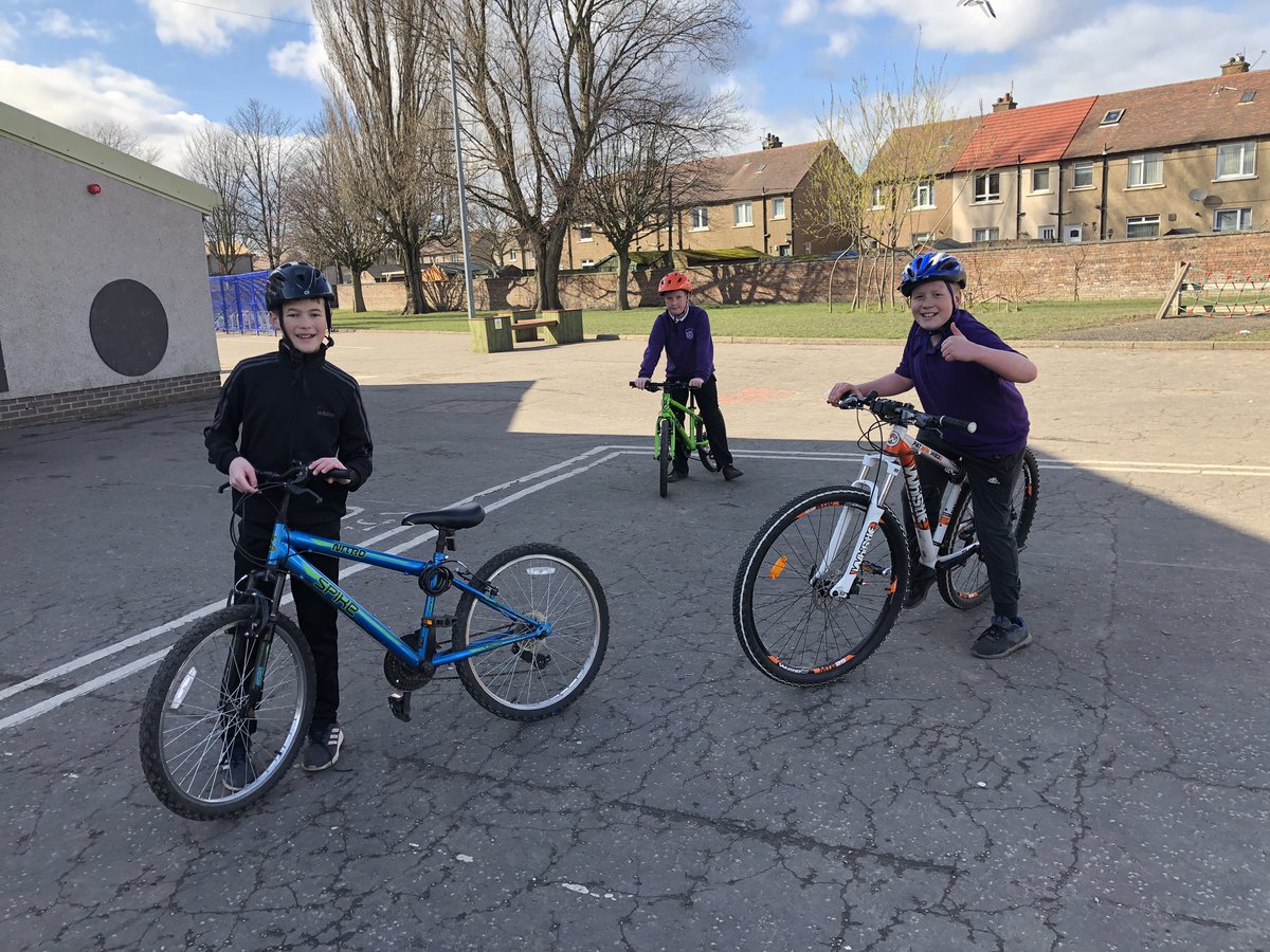 beanX_McQuade's tweet photo. Ready for this afternoons session #BPSBikeability π΄π»ββοΈπ΄πΌπ΄πΌββοΈ @beanxmissrisk @beanxmrsedwards https://t.co/RDDxFVnPAi