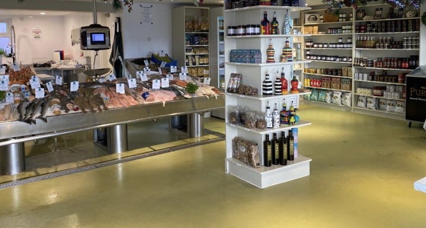 sylvia75817198's tweet photo. Hey guys, hope you’re doing okay with all the restrictions. The shop is open as usual with a great selection of fish and some great goodies in the Deli section. We’re working hard to set up the Home Delivery so call on 02380 268 526 or email sales@jsfresh.fish for information. https://t.co/1xee1k0nKX