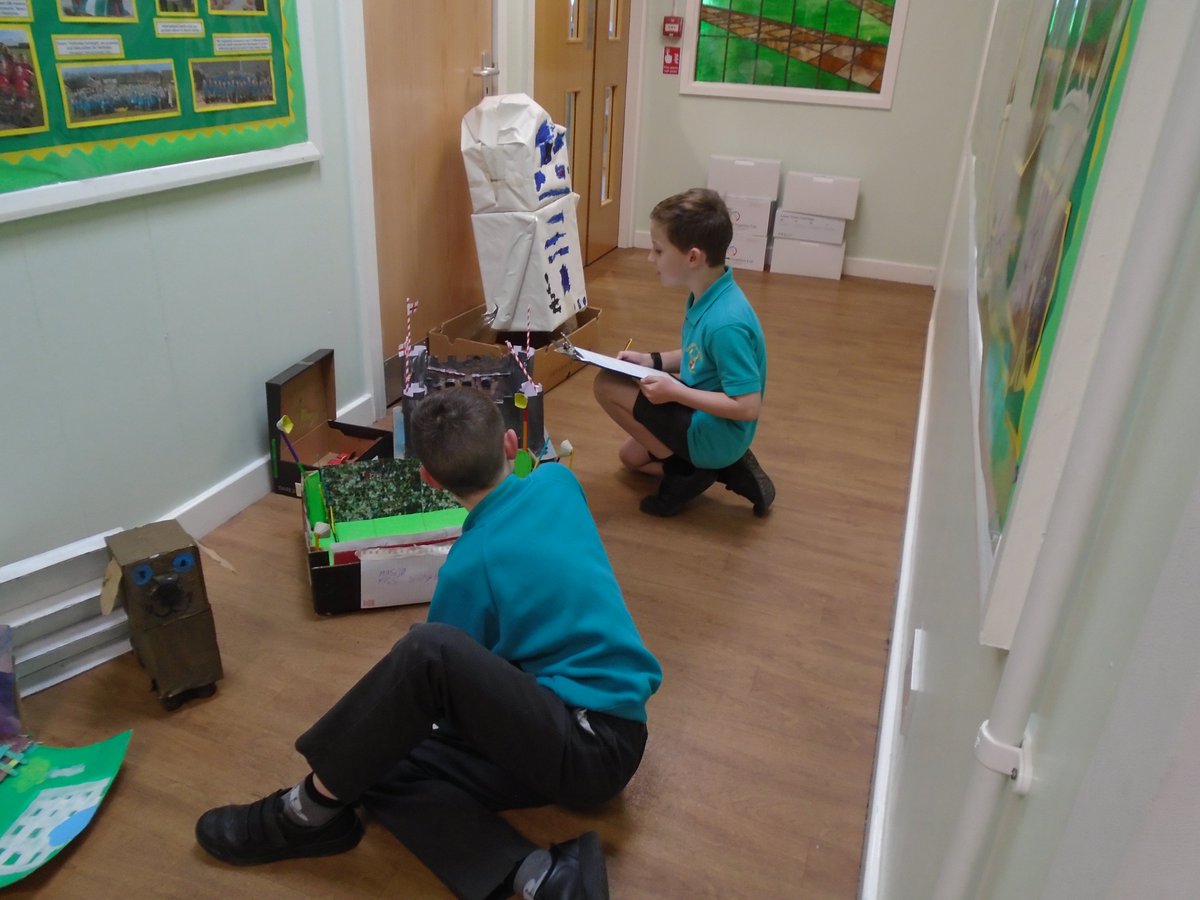 ClaveringTS27's tweet photo. #2SW
Wow! A huge thank you to all the children for bringing in their models made from recycled materials. They are all amazing. The Eco-Committee had the difficult job of judging today. Winners will be announced tomorrow. https://t.co/dkFBkULdq4