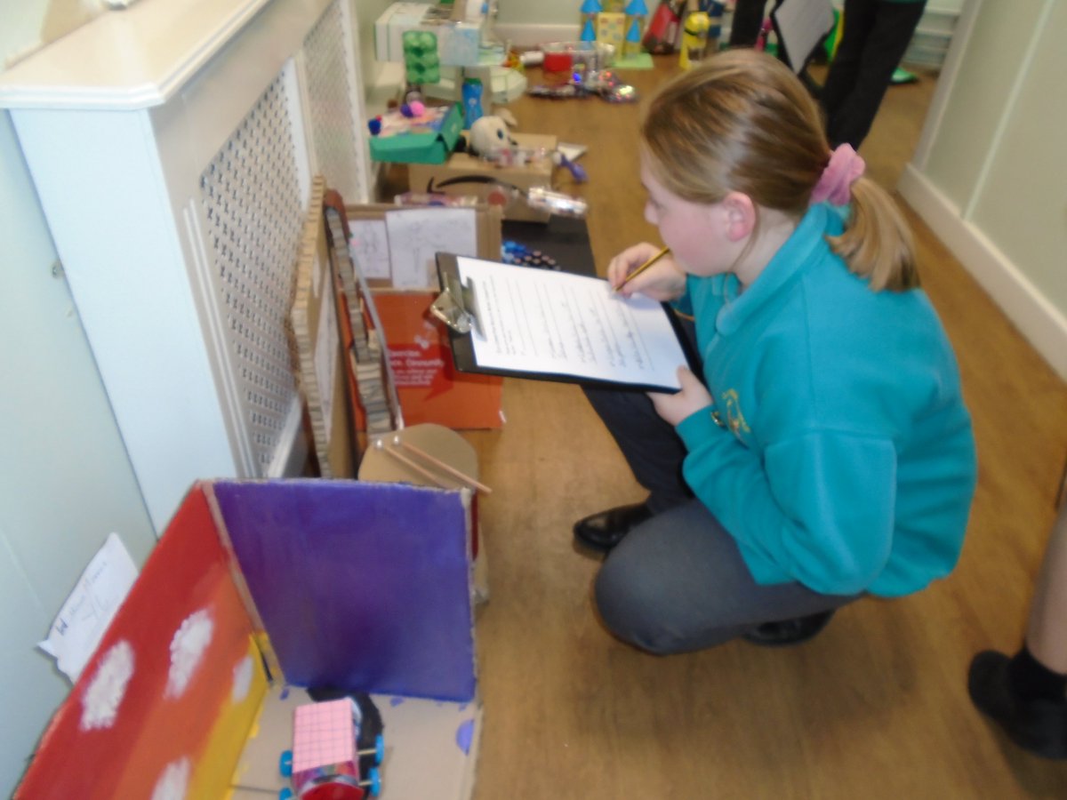 ClaveringTS27's tweet photo. #2SW
Wow! A huge thank you to all the children for bringing in their models made from recycled materials. They are all amazing. The Eco-Committee had the difficult job of judging today. Winners will be announced tomorrow. https://t.co/dkFBkULdq4
