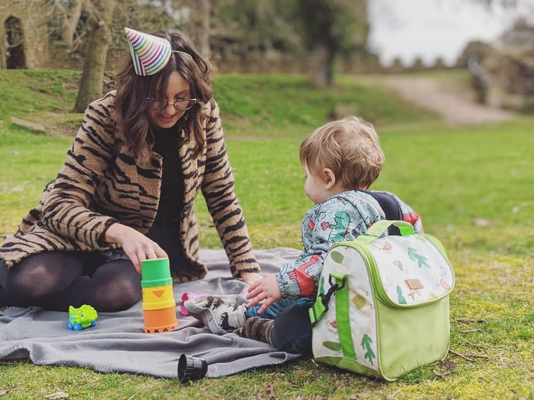 HayleyToothill's tweet photo. Hey @nationaltrust, thanks for opening up your outdoor spaces for free. 👏👏
It's my birthday, so we put on some party hats and went for a picnic at Wentworth Castle Gardens. It was wonderful. #WereInThisTogether https://t.co/XywTOtgMtJ