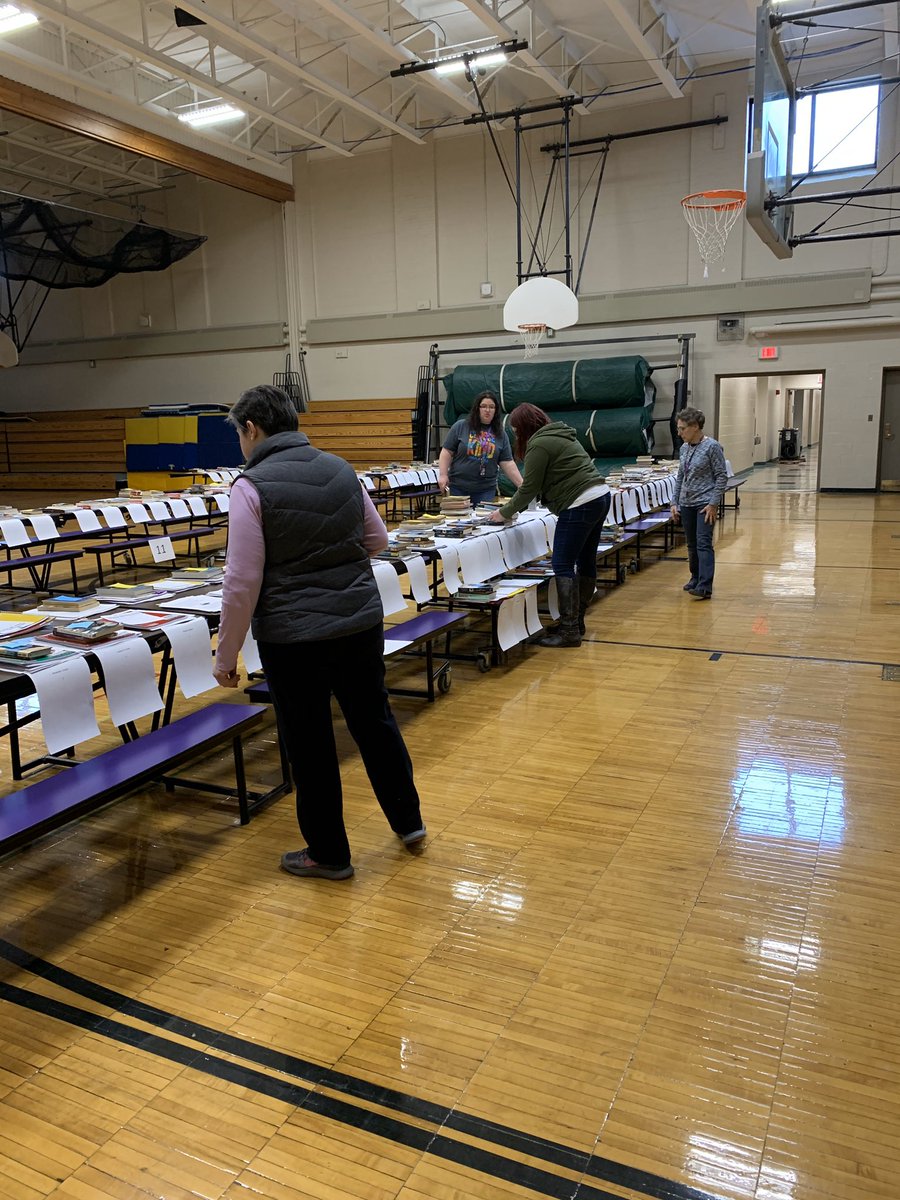 PVCSPanther's tweet photo. It truly takes a village! Thank you South Dayton Supermarket for donating paper bags for Mondays’s material distribution to students! Many superheroes are helping us take care of our students, take care of our families and take care of our team! #pantherpride #wearepinevalley https://t.co/lRZ7EB2lvW