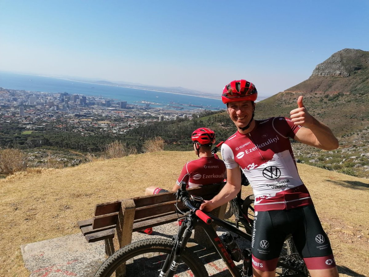 vwmtbteam's tweet photo. Finišs vēl pirms starta... 

Nebijis @capeepic scenārijs 😢 

Taču veselība ir pats svarīgākais un ceram, ka jau drīz varēsim arī sacensties Latvijas trasēs!
#teamezerkauliņi #vwkomerctransports #veloprofs #trekbikes #capeepic #southafrica #mitastyres #4cyclists https://t.co/8DB0z3N8tT