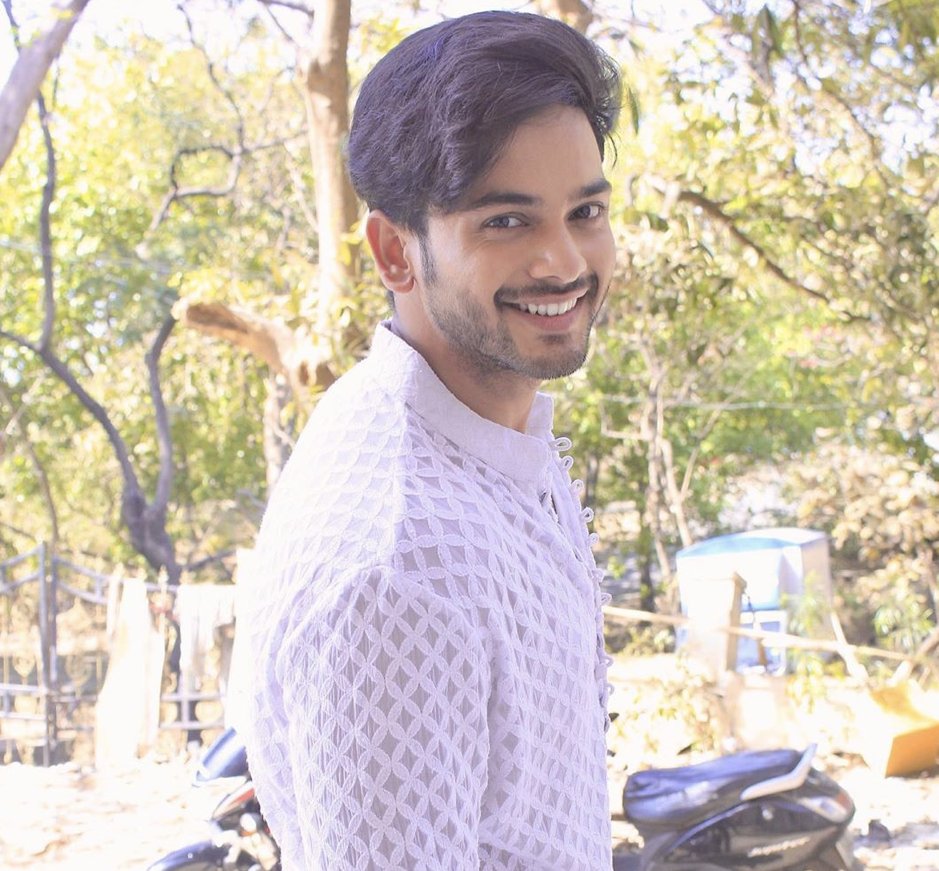 UrbanAsian's tweet photo. Ankit Raizada - I have learnt a lot from my co-actors. @AnkitRaizada26
By - @itss__aaron
#DadiAmmaMaanJaao
#Shruv #AnkitRaizada https://t.co/DSjc1DlvbT https://t.co/rFKi8Jiur0