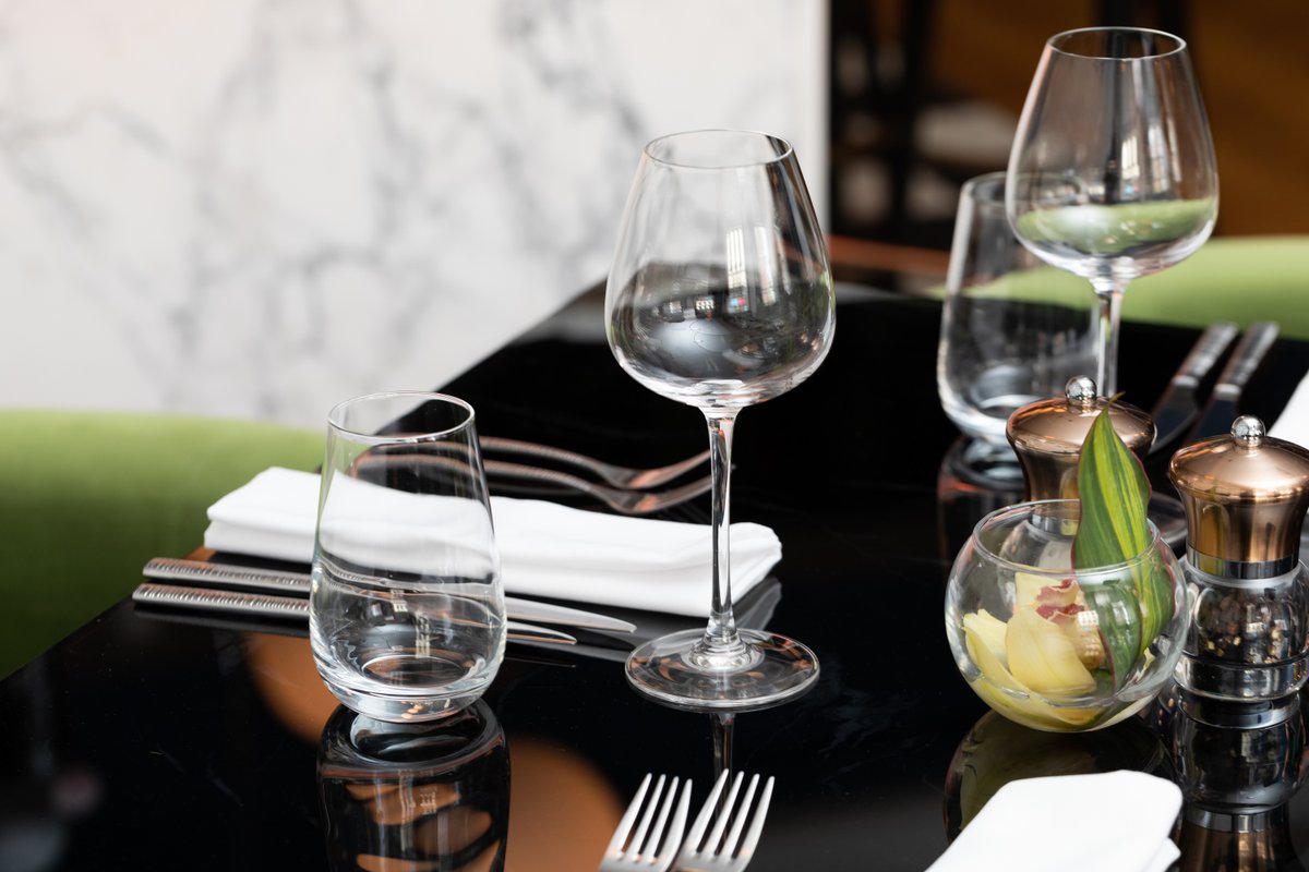 MasonsMcr's tweet photo. We know things are a bit tense at the moment so feel free to relax with us and enjoy some yummy dishes from our menus.  👅
.
Our tables are in line with social distancing suggestions and we will ensure that you are no less than 2 metres away from other guests. ✨ https://t.co/jpuKMHj050