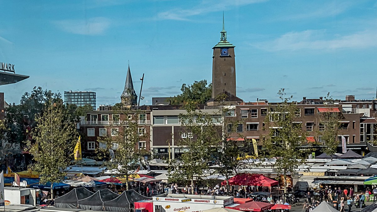 Met ingang van aanstaande zaterdag 21 maart zijn de warenmarkten op dinsdag en zaterdag in Enschede niet meer toegestaan. Deze maatregel geldt in ieder geval tot en met 6 april. bit.ly/3a4XKAi