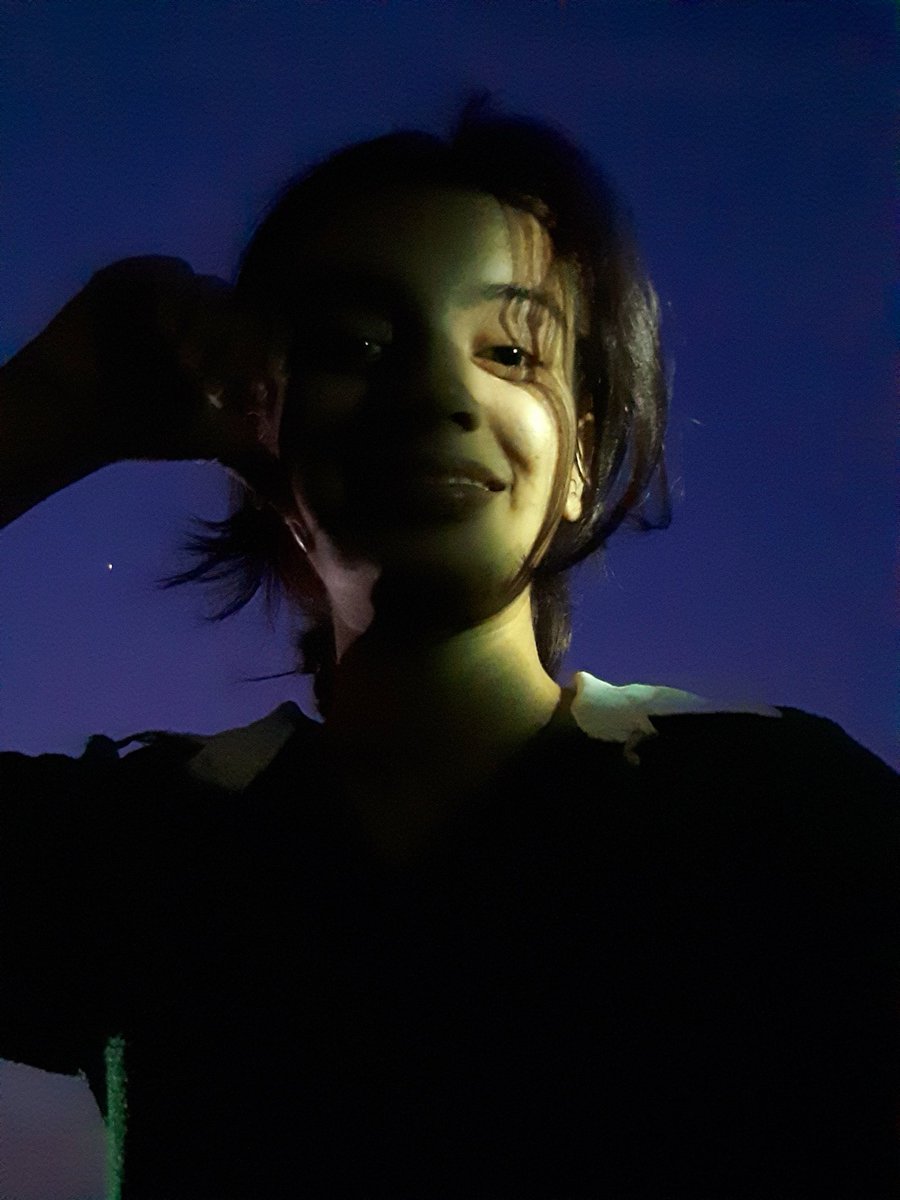 talkwithsumee's tweet photo. जुनको साथी तारा 😍🙈
#TwoSidesOfLife🙂🙃
#DarkAndBright🌓
#Thoughts https://t.co/HKKbKxrEHM