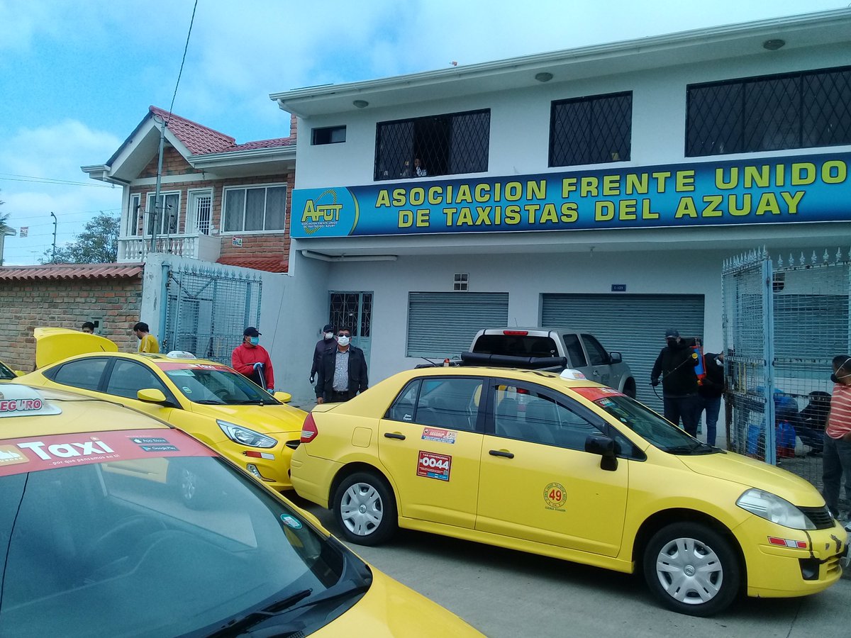 FuerzaObreraEC's tweet photo. Que buena noticia para la Ciudad de Cuenca los compañer@s del #AFUT liderado por #PatricioPadilla inicia la desinfección de las 1150 Unidades pertenecientes a este Gremio.
@emov_ep
@pedropalaciosu
@jorgepiedrac
@DiegoMorales593
@goberazuay
@Salud_CZ6
#MesiasVicuña https://t.co/at2bdaGYsH