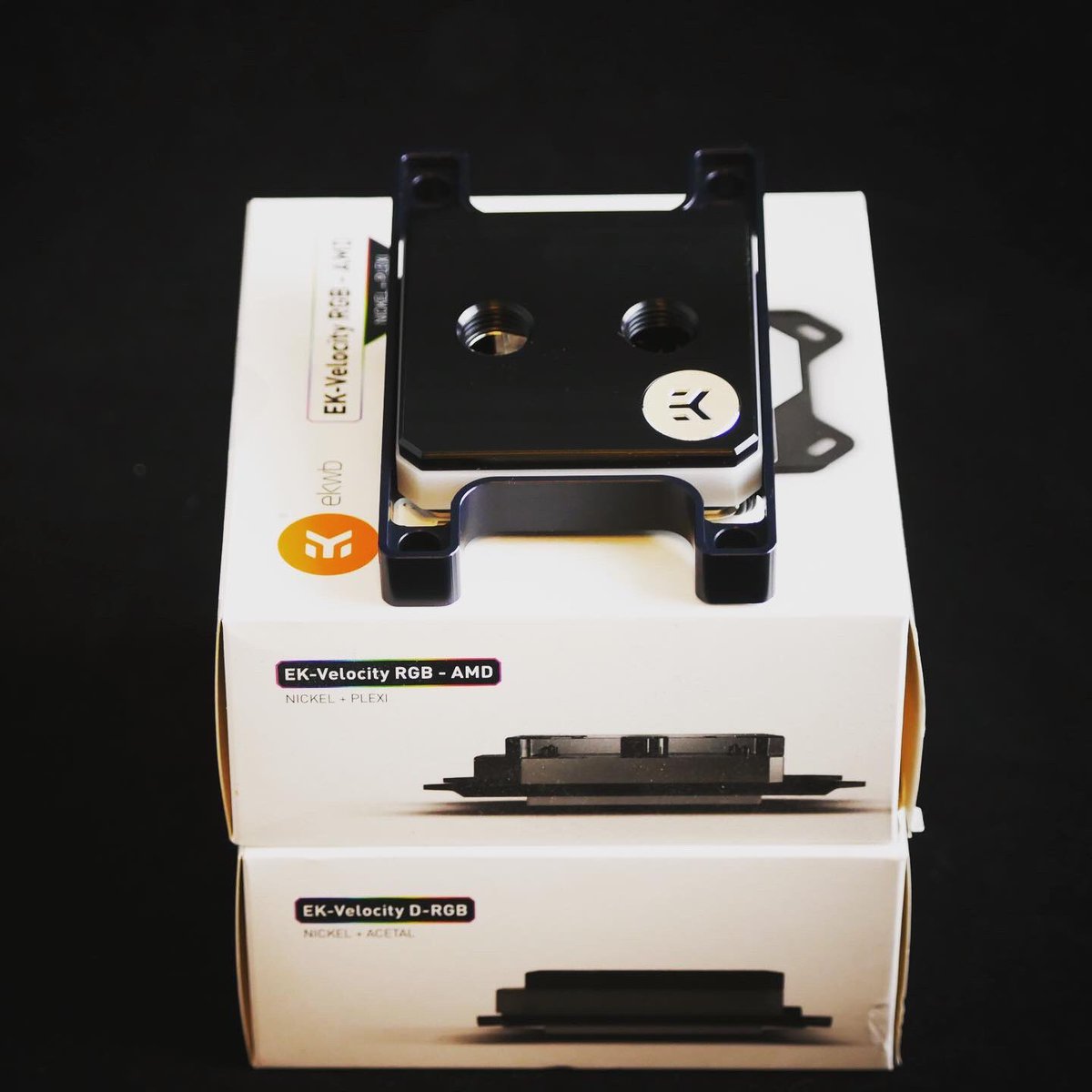killRMODDINGZ's tweet photo. EK Magnitude AM4 block came in. Can’t say enough how great it looks on the AORUS Extreme x570 mb. A few more parts needed. Stoked!!!
@AorusOfficial @EKWaterBlocks
#magnitude #ekwb #watercooling #x570 #aorusextreme #killrmodz #killrmoddingz #moddingislife #watercoolpc https://t.co/oItTBlorZB