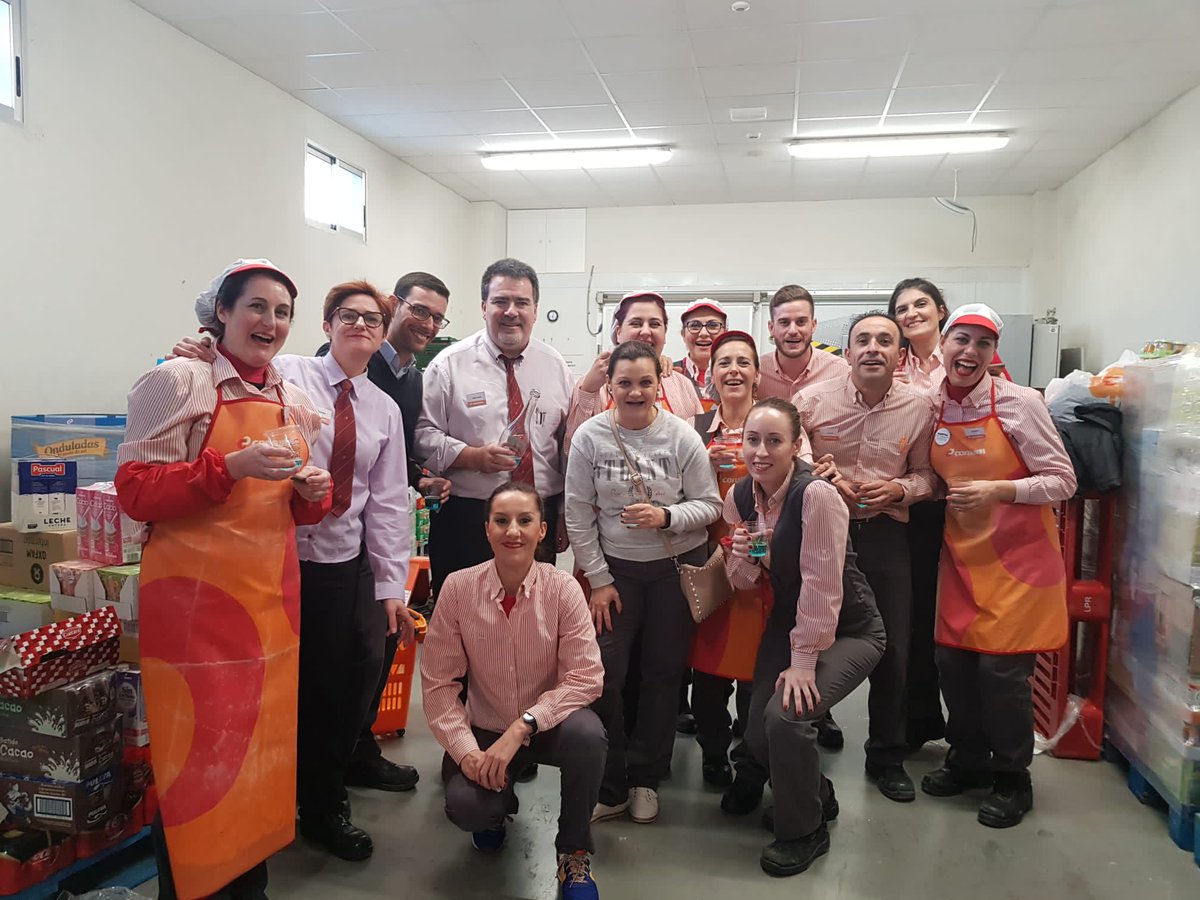 abelodala's tweet photo. acordaros de esta gente que ha trabajado hasta la saciedad por y para vosotr@s y mirarlos con otros ojos.
Muchas gracias a tod@s y mucho ánimo !!! https://t.co/vCksIGpo9o