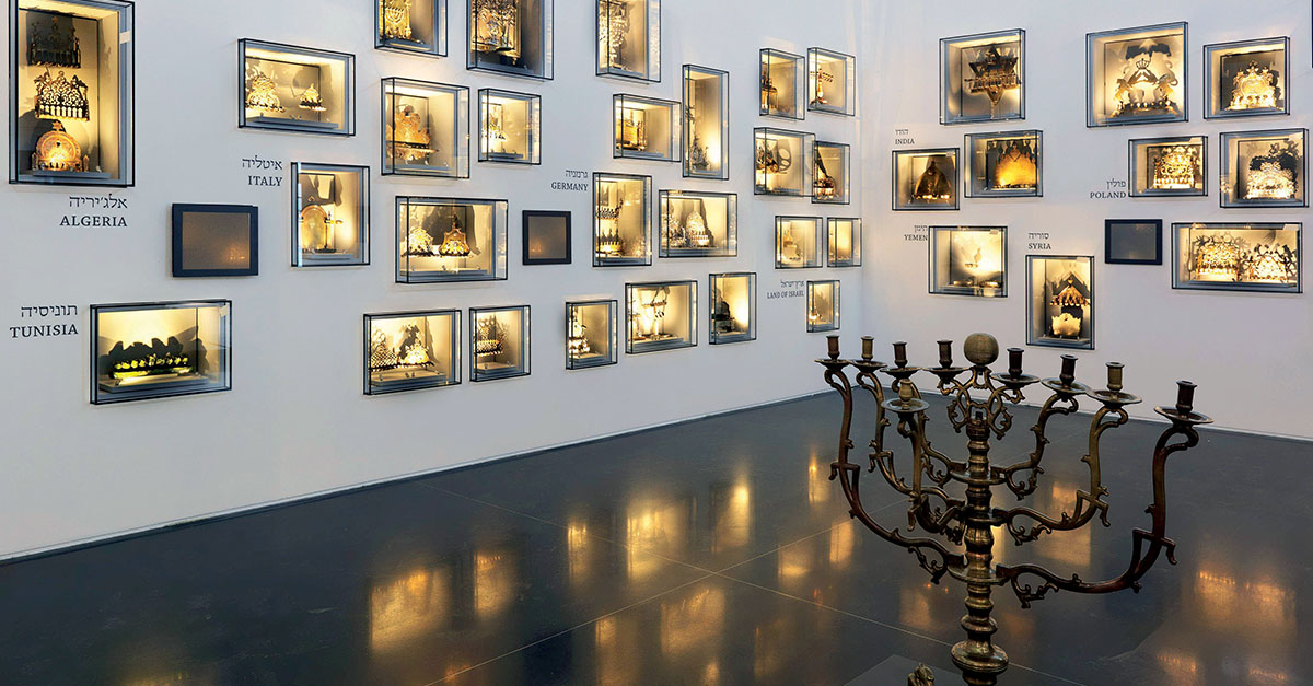 #ClickGlobal | In 2010 we were commissioned to design, manufacture, and install over 200 custom display cases to the Israel Museum which underwent a massive upgrade and saw the addition of new galleries which displays a collection of work dating from prehistory to present day.