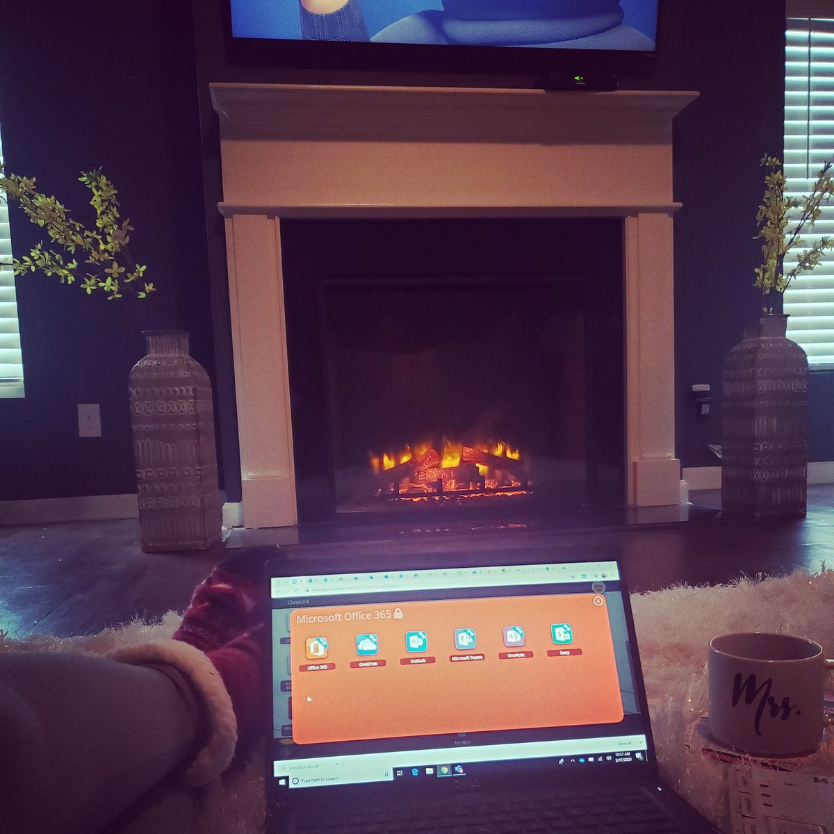 taylor_neka's tweet photo. As a teacher, I was always slightly jealous of my friends who bragged about working from home. Well now it's my turn! LOL (Pic from Day 2 of Telework)  #FCSrising @OakleyTigers https://t.co/AwEReUEBvo
