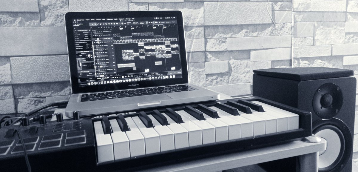 Still #JeResteChezMoi  #workingfromhome  🎹🎹