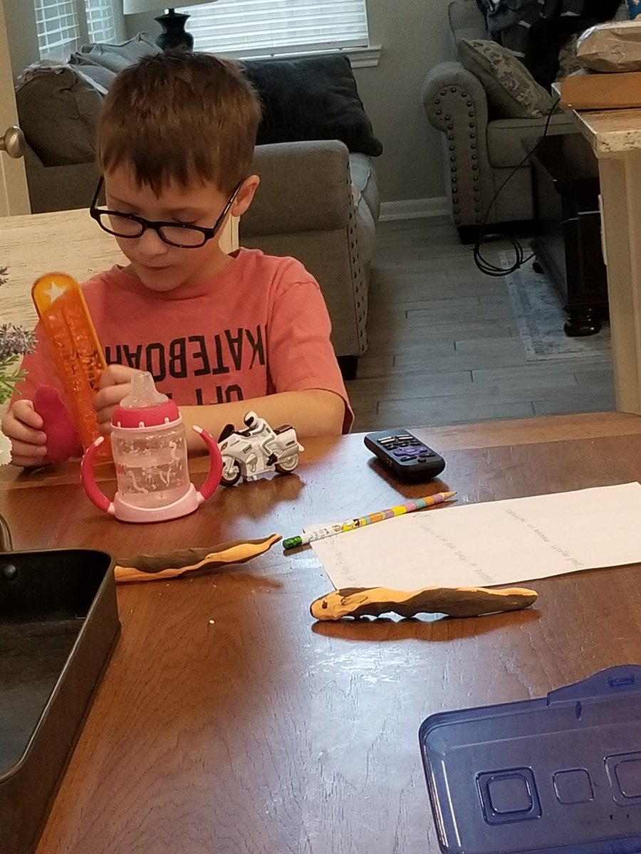 lsmithclass's tweet image. I am so proud of my students working from home: Writing, Reading, and Math! @HumbleISD_TE @HumbleISD @TimbersSuper2nd