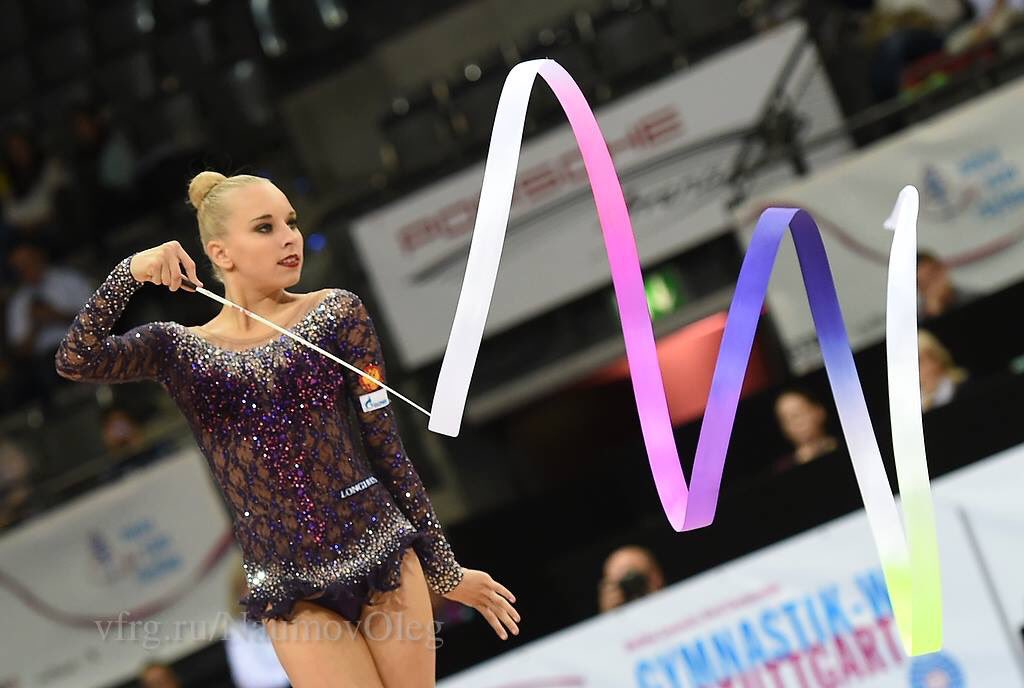 esteruss's tweet photo. #YoMeQuedoEnCasa y os propongo ver la final AA de #Stuttgart2015, Mundial en el que estaban en juego las plazas olímpicas. Fue una competición muy dramática (Kudry lesionada, Viner gritando desde la grada, Mazur sustituyendo a Romanova...) 🤯😰🤧
https://t.co/gBkNhEBjqE https://t.co/90YsN6K8qy