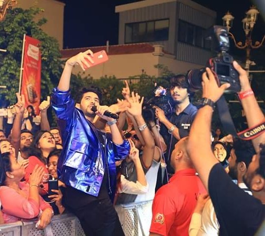 ArmaanMalikCafe's tweet image. We Are The Luckiest. That We Have @ArmaanMalik22 in our lives..^ _ ^

#ControlTomorrow