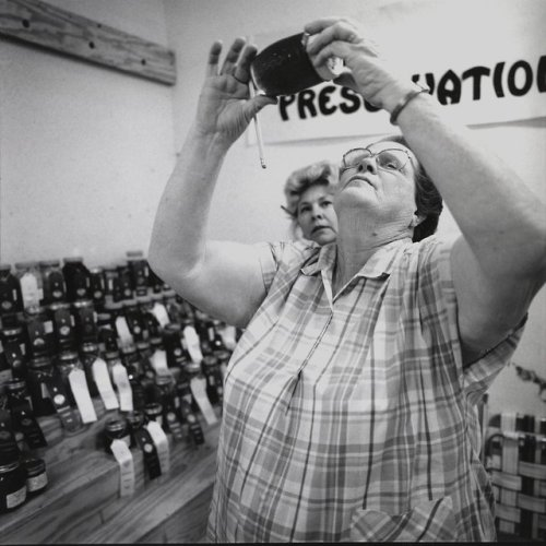 jatustein's tweet photo. Greta Pratt
Women Judging Jam, McCrory, Arkansas.
#GretaPratt #c1990 https://t.co/IRtRKO060j