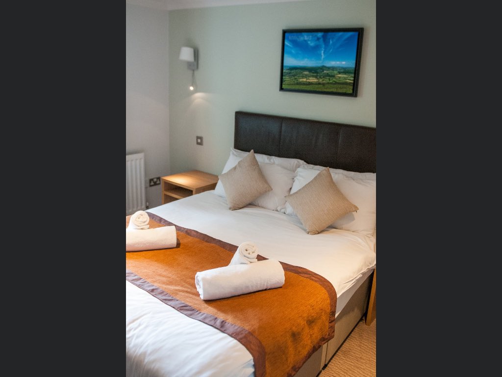 Phone direct for some amazing price on rooms #bargainbreaks #Countryside #FreshAir #Abergavenny