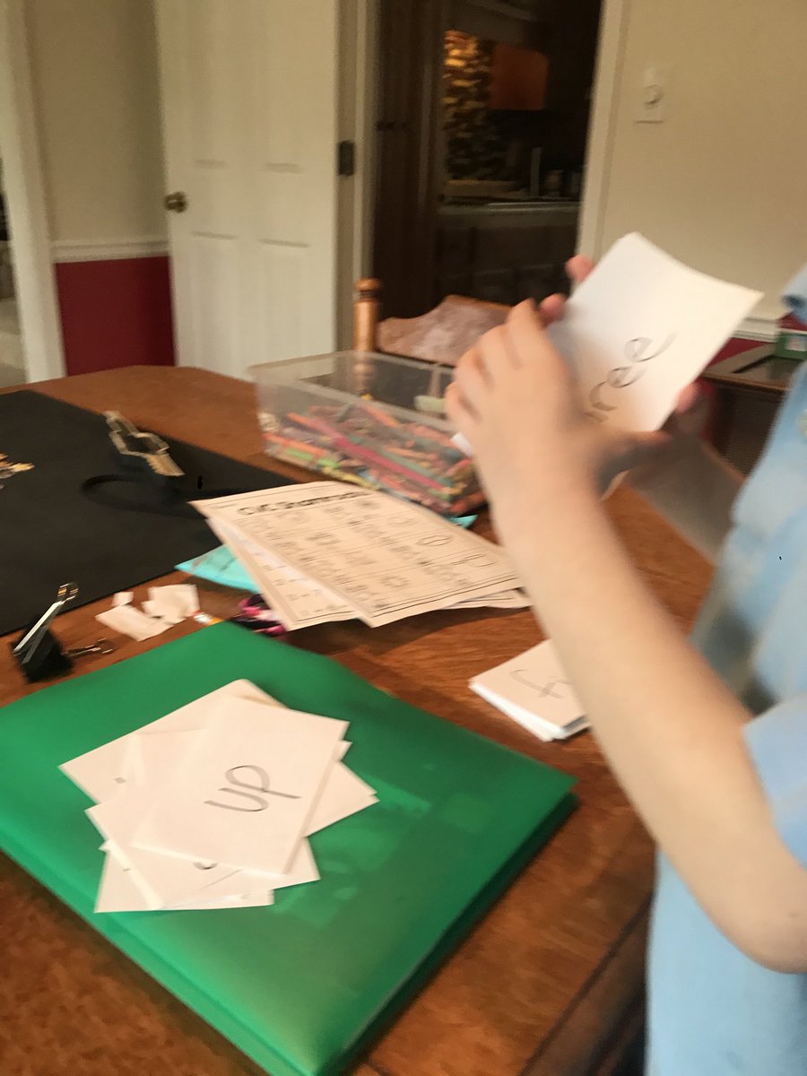 vaatl's tweet photo. @Lockheedelem #WorkLifeBalance  
kindergarten class of 1- shamrock addition and sight word practice! https://t.co/Kmy4xr6uj1