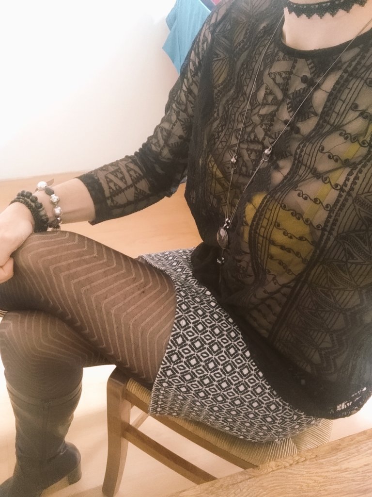 Zelye8's tweet photo. Changement de jupe cet après-midi.... Fermeture éclair cassée😤
#sissyconfinée #sissywork #ConfinementJour3  #crossdressing #crossdresserathome #sissisifed #sissybeta #sissylife #sissy https://t.co/Y6Zr9SAuLT