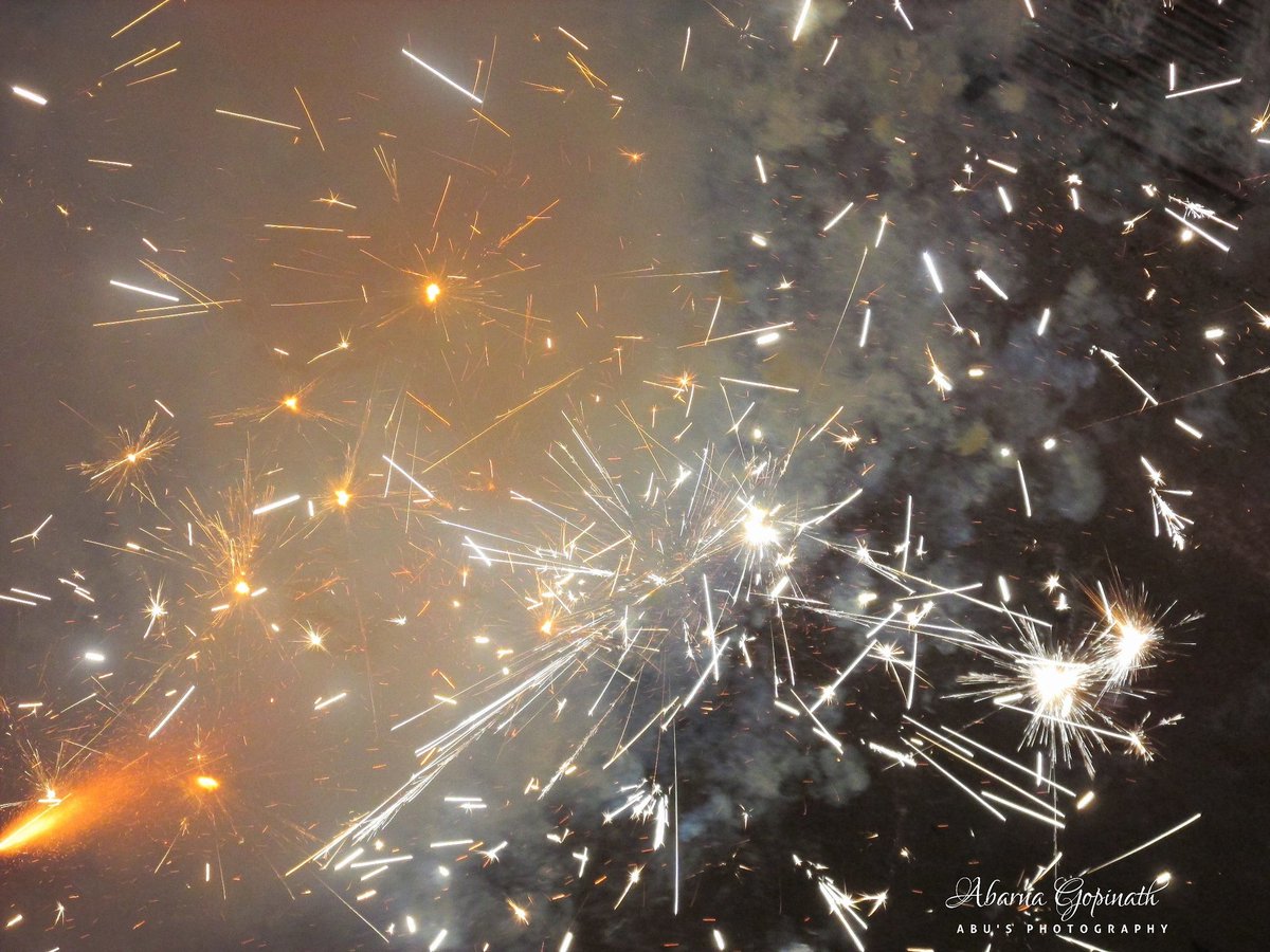abusphotography's tweet photo. Do you know that there's still a chance for you
'Cause there's a spark in you..
You just gotta ignite the light
And let it shine!!! 
__Fireworks by Katy perry
#photography #photoblog #blogger #sparkle #fireworks #photographyblog #abusphotography #canonphotography https://t.co/56y2znDW5P