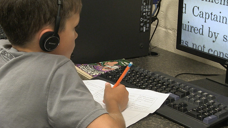 TNedu's tweet photo. We are so proud of TN school &amp; district staff going above &amp; beyond to ensure students still have access to nutritious meals &amp; learning supports. Post photos or videos of the critical work you're doing to support kids using #LearningInPlaceTN so we can share from our pages. https://t.co/hqO5GQtlRK
