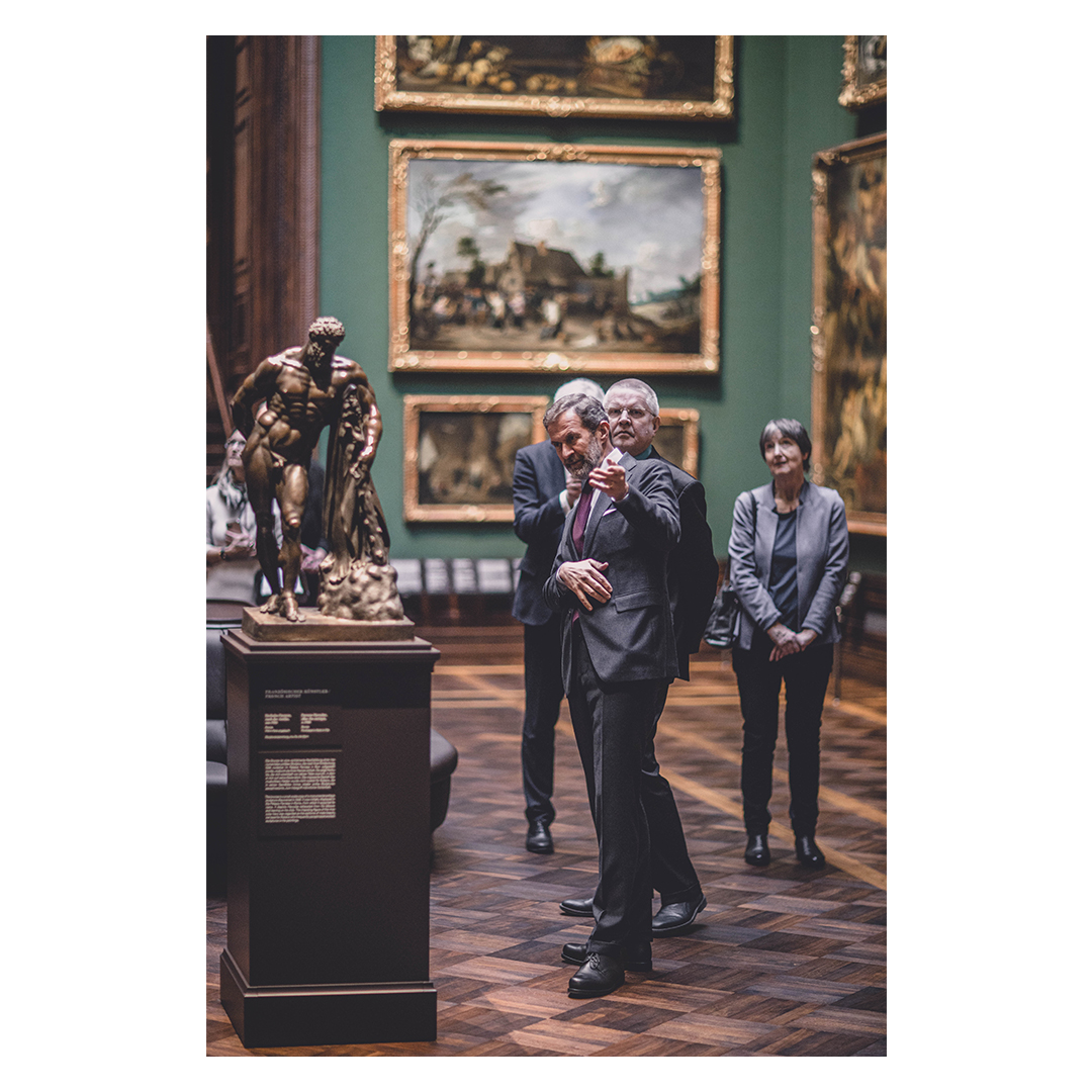 #closedbutopen: Ab 24. März präsentieren wir euch jeden Dienstag um 12:00 eines unserer Museen – bei einem Live-Walk auf #YouTube. Erste Station ist die neu eröffnete #GemäldegalerieAlteMeister mit #Skulpturensammlung #Dresden.
—
Fragen zur Sammlung? Schreib sie in die Kommentare