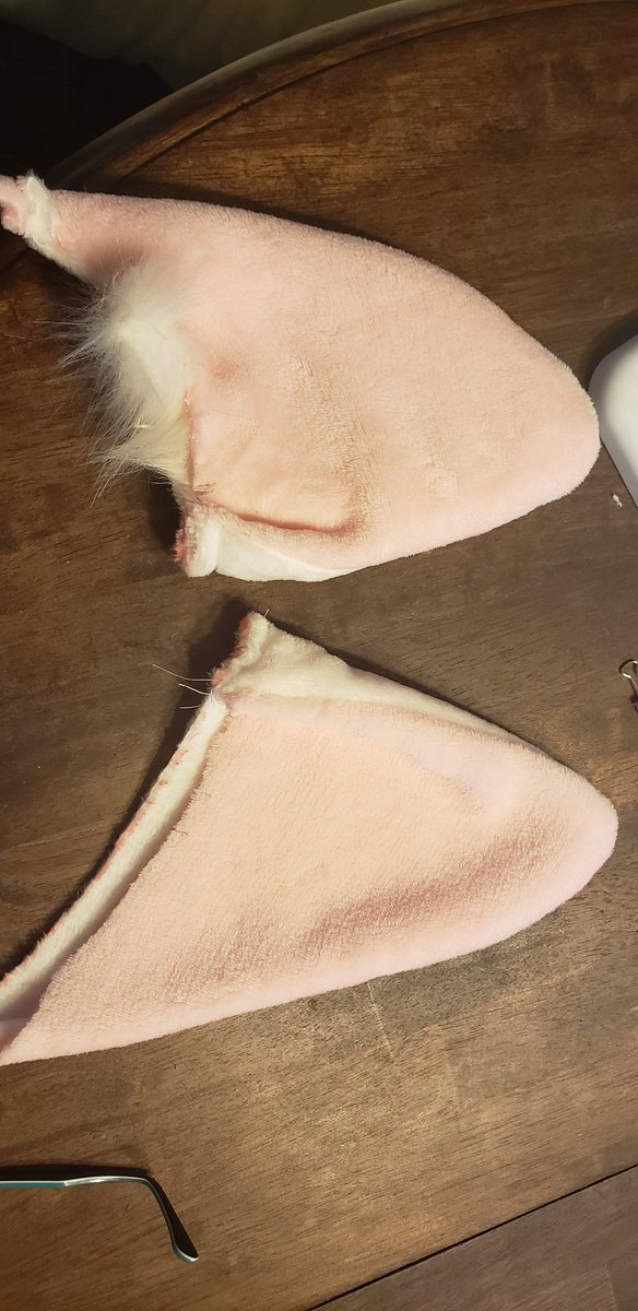aPiNkCuPcAkE7's tweet photo. Working on cosplay and binge watching @donttrythis to keep my flow and inspiration going... making progress https://t.co/1XSmtX5vQ3
