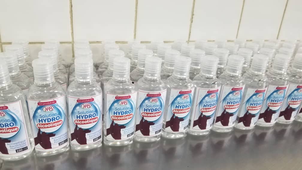inrb_kinshasa's tweet photo. Solution HYDRO Alcoolique produit par l'INRB, recommandé par l'OMS pour l'antisepsie des mains @OMSRDCONGO https://t.co/od25qMkpxG