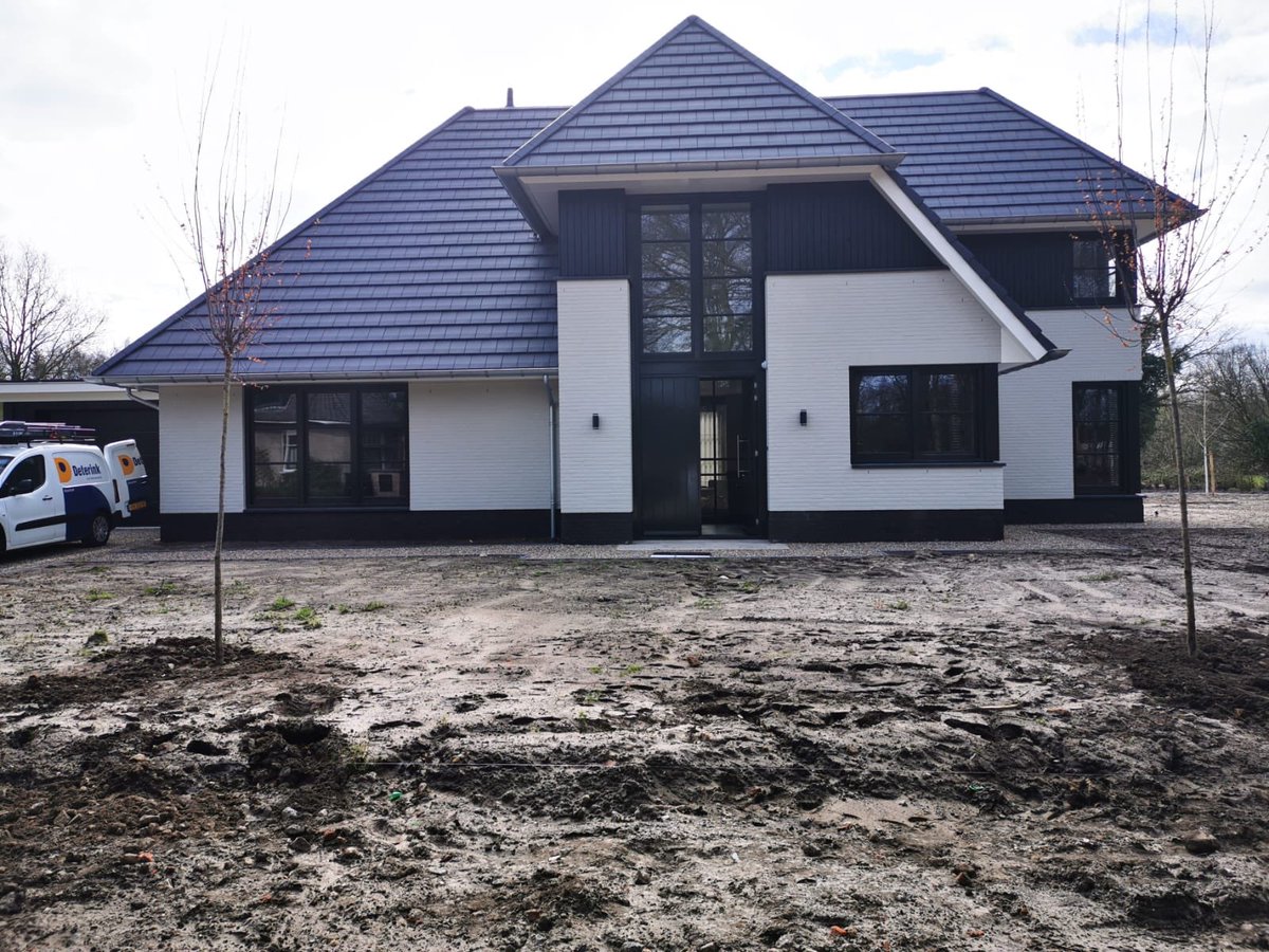 SchildersReutum's tweet photo. Villa opgeleverd #Vaneker #Enschede, opdracht @NiehofBV.
Compleet binnen- en buitenschilderwerk, mooie klus! https://t.co/VoC6gIcu5s