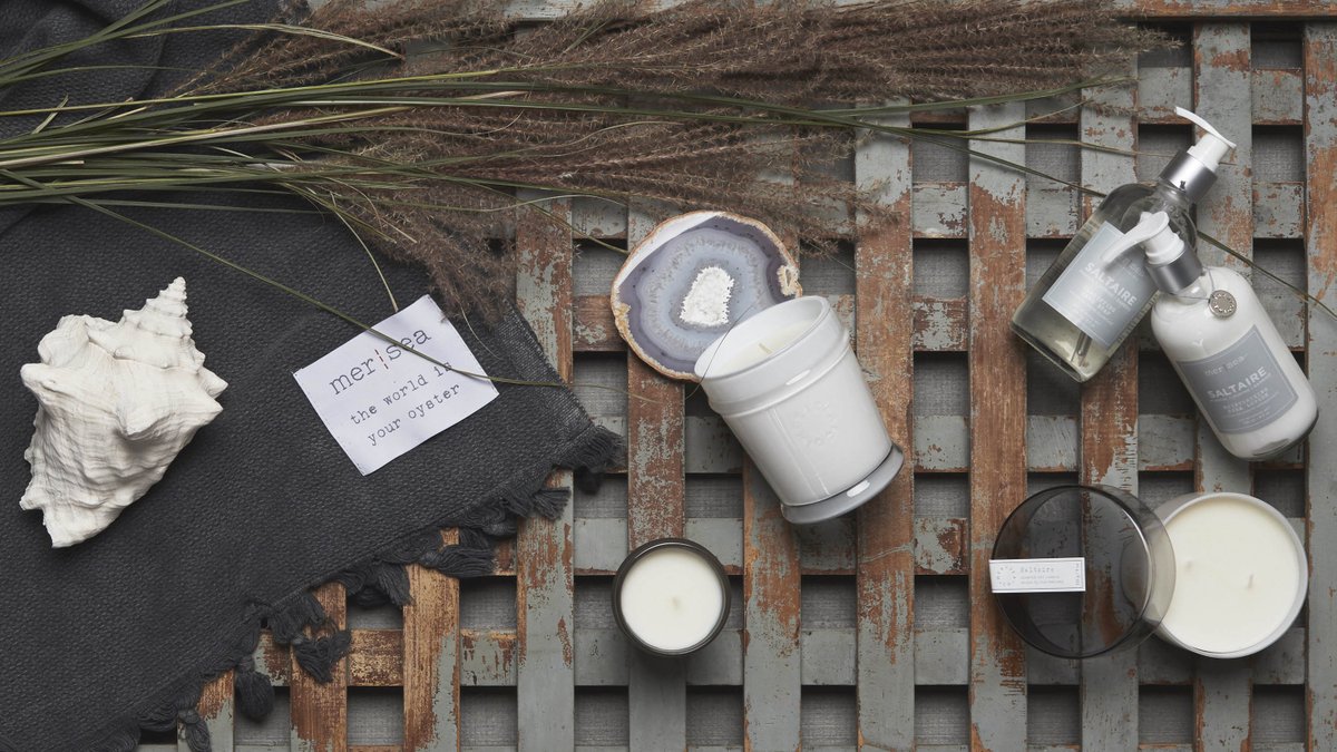 Get cozy and bring the outdoors inside with our Saltaire scented products. 🕯️ #travelgear #thehappynow #flashesofdelight #merseaco #travelgirl #sheisnotlost #seekthesimplicity #exploremore #travellust #traveldeeper #iamatraveler #niceandcozy