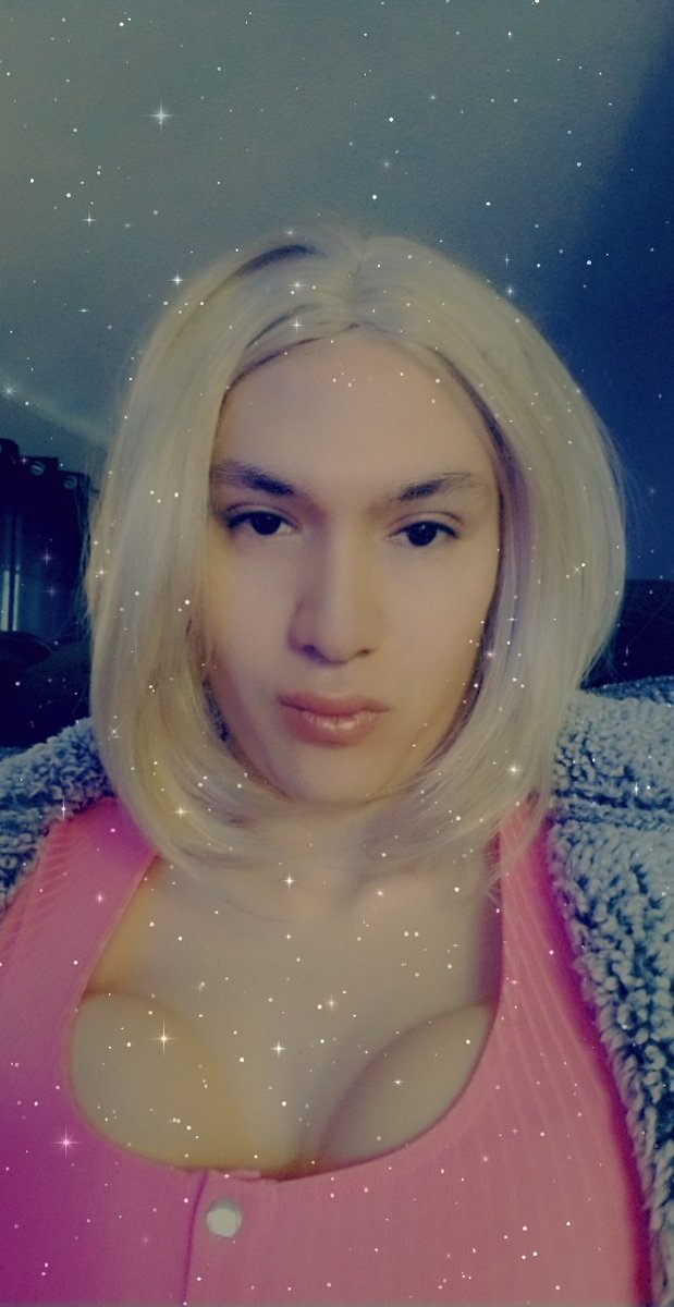 GwensLittle's tweet photo. @CrossdresserMa3 @femboyradiance #anothercoldday #femday #vscogirl #victoriasecret #feelingcute #feelingpretty #pinkallday #vspink #pinkootd #victoriasecretpink #newboobswhodis #eyesupherejk #gamergirl #blondesjustwannahavefun https://t.co/akxvHAdp9O
