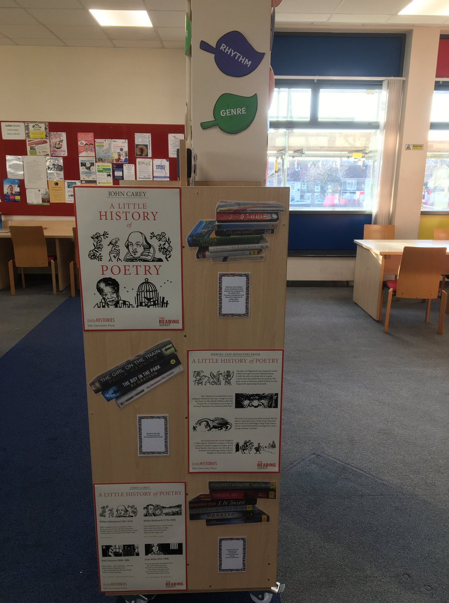 LowestoftLib's tweet image. Celebrate all things #poetry with A Little History of Poetry by John Carey and our poet-tree on the first floor of #LowestoftLibrary - we have a variety of poetry books for you to borrow @readingagency @YaleBooks #littlehistories