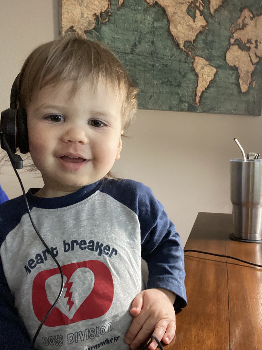 JenniferZblews1's tweet photo. ⁦@amfam⁩ has some cute work from home staff 😍. All his calls went very well and he expects payment in the form of animal crackers. https://t.co/dekOQHLyx8