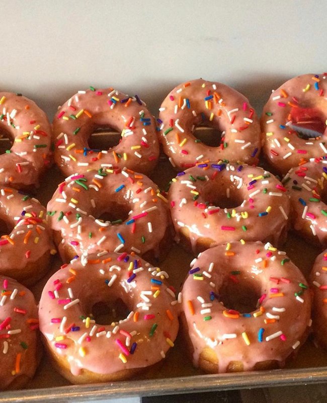 DeepEllumArts's tweet image. #ThrowbackThursday to the tastiest treats in town! 🍩 Leave some room for Dessert this fest. 😋 These delicious donuts are from Sugar Fang TX!