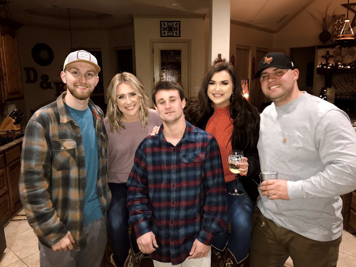 CheyAllison2's tweet photo. Happy Birthday @RyanNylec 🥳🥳 Sorry this is the only photo I have of us but it has each of my favorite people in it so it’ll work! Love you lots! Thanks for bringing me the love of my life💙 https://t.co/9zi0XVoNwd