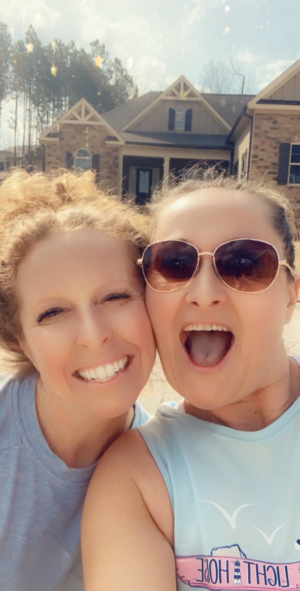 When you find out one of your favorite #jocostrong employees LIVES in your neighborhood!! <a href="/jroberts07_/">Jennifer Roberts</a>  #messyhairdontcare #thiscountsasPD