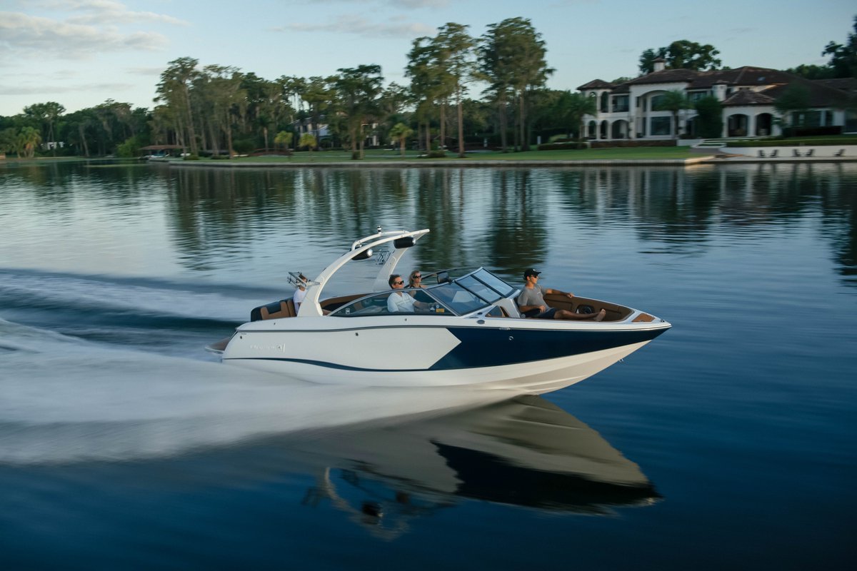 BryantBoatCo's tweet photo. Created for those looking to take on big waves and big wakes, the C7 Surf is the new flagship model in the Bryant line-up. Learn more: https://t.co/nj8nxAF5YA https://t.co/4R32wEic9X