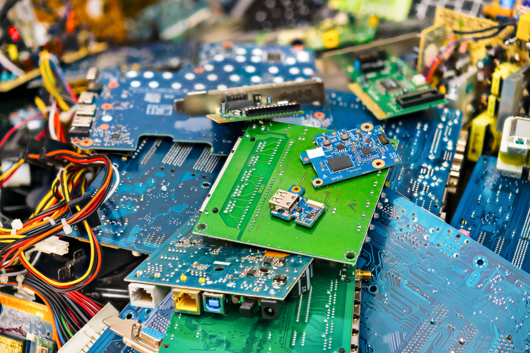 JHI_eScrap's tweet photo. We’re living in a device-driven society, where we are dependent upon batteries and electronics to fuel our daily lives.  The Electronic Waste Problem No One is Talking About https://t.co/fShEdLWLZH

#ewaste #electronicwaste #phoenix #arizona #recycling https://t.co/IzqDBrSzh2