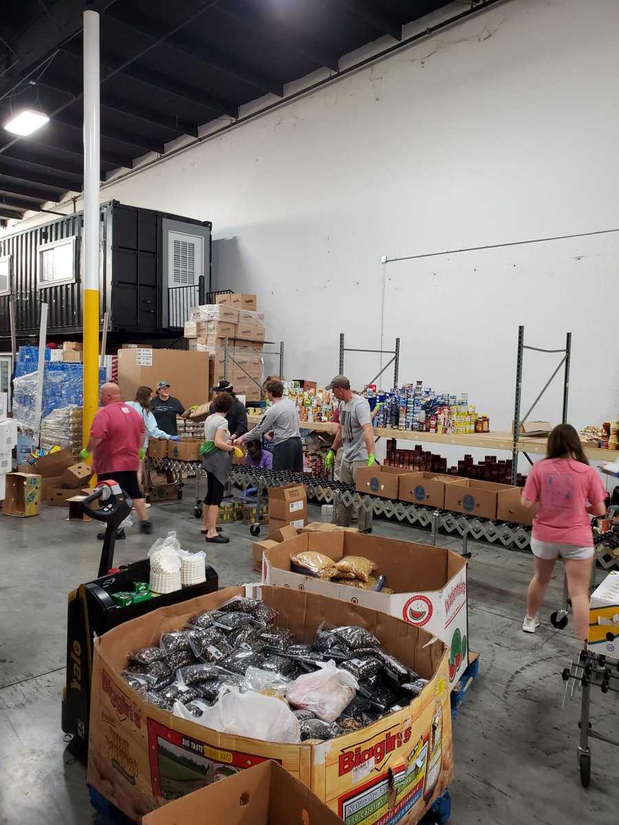 WCSedu's tweet photo. REMINDER: @wcsFood and @OneGenAway will be providing food to families in need at Westwood Elementary starting tomorrow from 10am until noon. They will also be there Saturday from 10am until noon. Volunteers will bring food directly to your car! https://t.co/SFQPXhbTRO