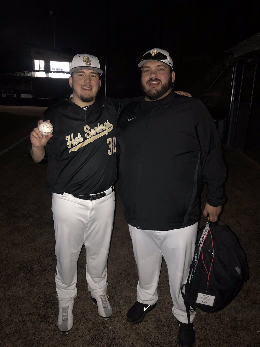 Sebassfishing's tweet photo. Please find a way to let the seniors finish their season @ArkActAssn . This is all I’ve waited for my whole life. From traveling the United States to play since I was 6 years old to the late night practices with the best teammates/brothers I could ask for in high school‼️ https://t.co/BOlPI3Hbpv