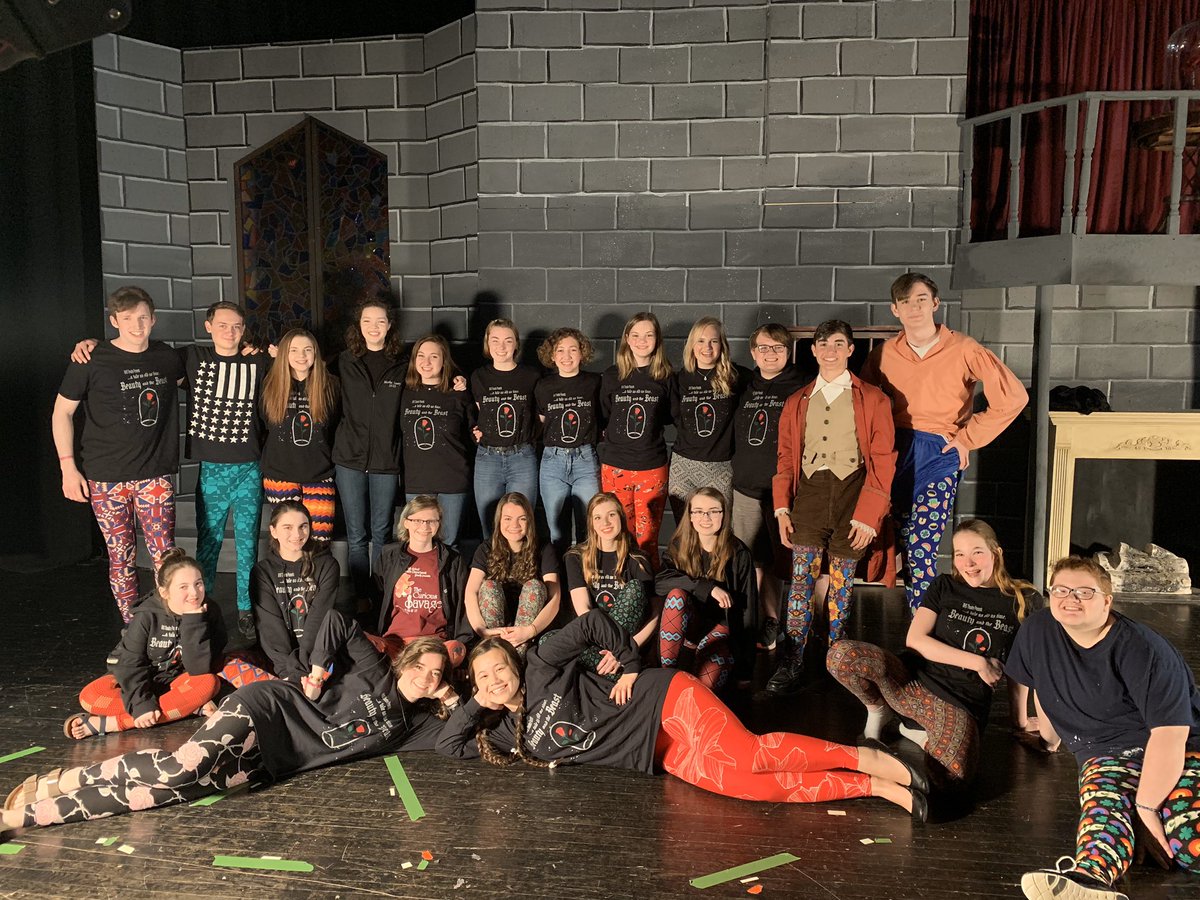 amasian14's tweet photo. dear COVID19,
please don’t take away everything i’ve been looking forward to,🙏 13 years is a long time commitment for someone who’s not even 18
sincerely,
me #classof2020 #COVID19US https://t.co/JkeXx1Yzby