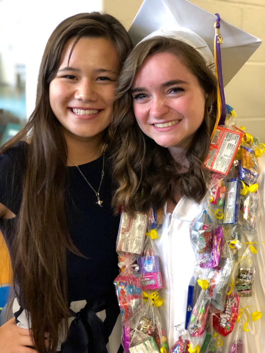 amasian14's tweet photo. dear COVID19,
please don’t take away everything i’ve been looking forward to,🙏 13 years is a long time commitment for someone who’s not even 18
sincerely,
me #classof2020 #COVID19US https://t.co/JkeXx1Yzby