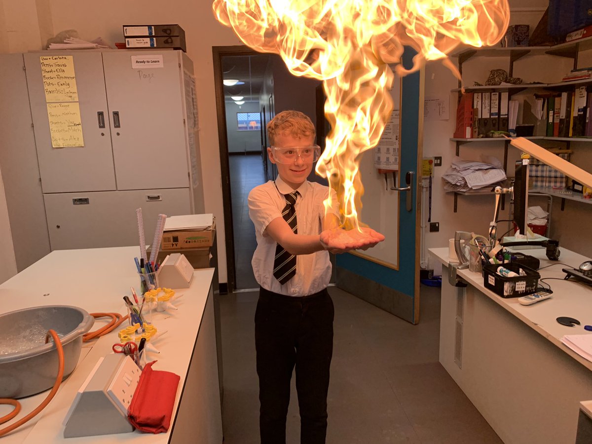 ma_teaching's tweet photo. In other news... experimenting with alternative ways to rid our hands of pathogens in science today! @MerchantsAc @MAScience1 @VenturersTrust #workhardbekind https://t.co/8QIOcGHSDj