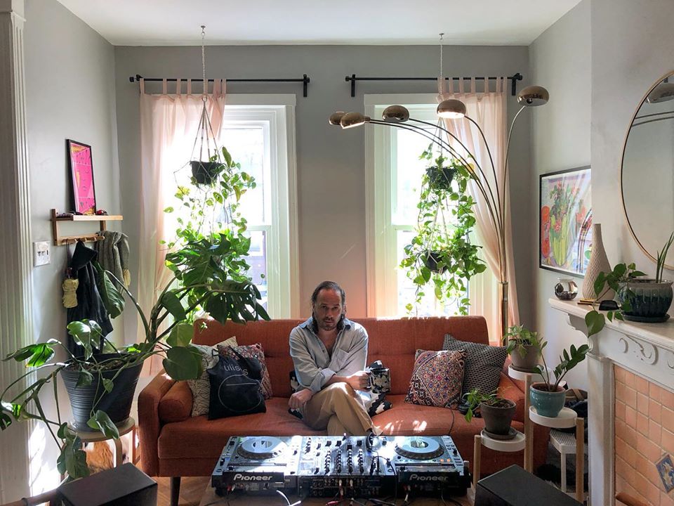 davepmakingtime's tweet photo. The archive of yesterday's very first #MakingTimeRADio Social Distancing™ Experience with me on @TheLotRadio is up....FOR YOUR (Social Distancing) EARS !!!
Listen and see the playlist here:
https://t.co/GTNtPZR8Nc https://t.co/dImGYJ7Th1