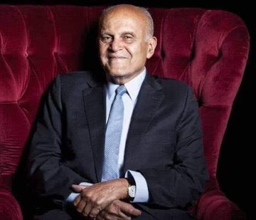 Dr__AMiRa's tweet photo. Dr magdy yaacoup👑

We all proud of you❤️
We all respect you🥰
We all appreciate your efforts of saving millions souls🙏
God bless you for us 🙏❤️

It is an honor to become the president of zamalek club🇦🇹👑

The club of kings welcomes you🥰🇦🇹

#مجدي_يعقوب_رئيس_شرفي_زمالك https://t.co/Dpt7TOACNy